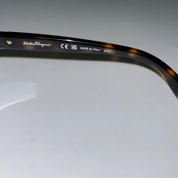 Salvatore Ferragamo Brown Women’s Sunglasses NWT - Picture 13 of 14